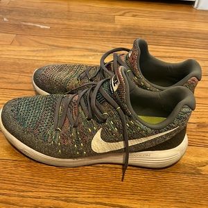 Size 12 Nike lunarepic flyknit 2 multicolor grey